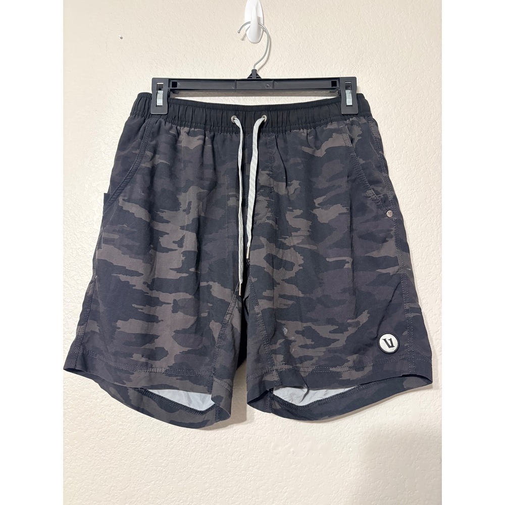 Vuori Kore Shorts Mens Small Charcoal Camo Athletic Training Yoga V302